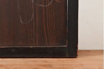 アンティーク建具　明治～大正期　黒い木枠がモダンで格好良い帯戸4枚セット　(R-048037)