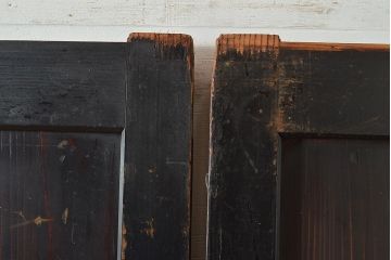 アンティーク建具　明治大正期　黒い木枠がモダンで格好良い帯戸4枚セット(板戸、引き戸)(R-048037)