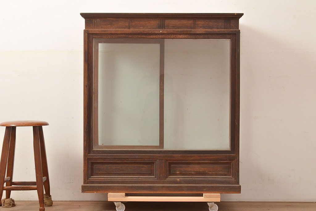 和製アンティーク　ノスタルジックな雰囲気を高める栓材製のガラスケース(ショーケース、陳列棚)(R-048040)