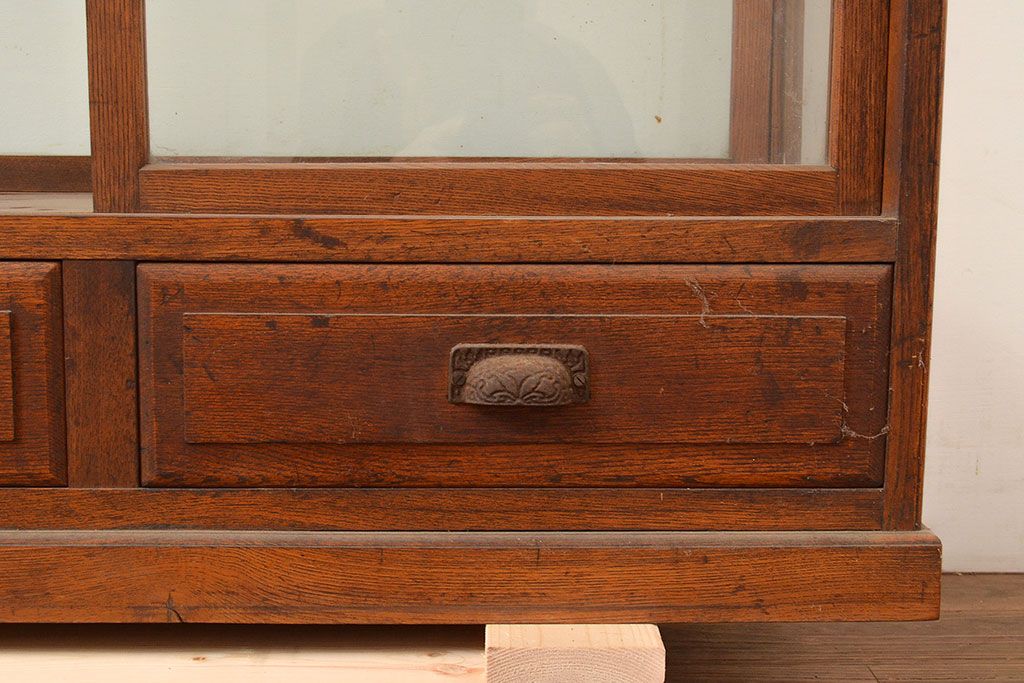 和製アンティーク　ノスタルジックな雰囲気を高める栓材製のガラスケース(ショーケース、陳列棚)(R-048040)