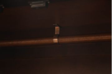 中古　北海道民芸家具　和・洋どちらの空間にも馴染みやすいシックなワードローブ(チェスト、衣装タンス)(R-048046)
