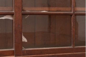 和製アンティーク　前面ヒノキ　使い込まれた木の風合いと引手が味わい深い重ね戸棚(ガラス戸棚、キャビネット、収納棚、食器棚)(R-048048)