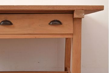 ヴィンテージ家具　ラワン材　両面引き出し付き　素朴な風合いが魅力!懐かしい雰囲気の作業台(机、在宅ワーク、在宅用ワークデスク、ビンテージ)(R-048051)