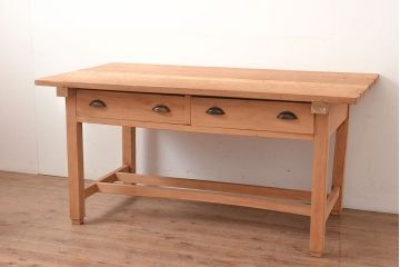 ヴィンテージ家具　ラワン材　両面引き出し付き　素朴な風合いが魅力!懐かしい雰囲気の作業台(机、在宅ワーク、在宅用ワークデスク、ビンテージ)(R-048051)