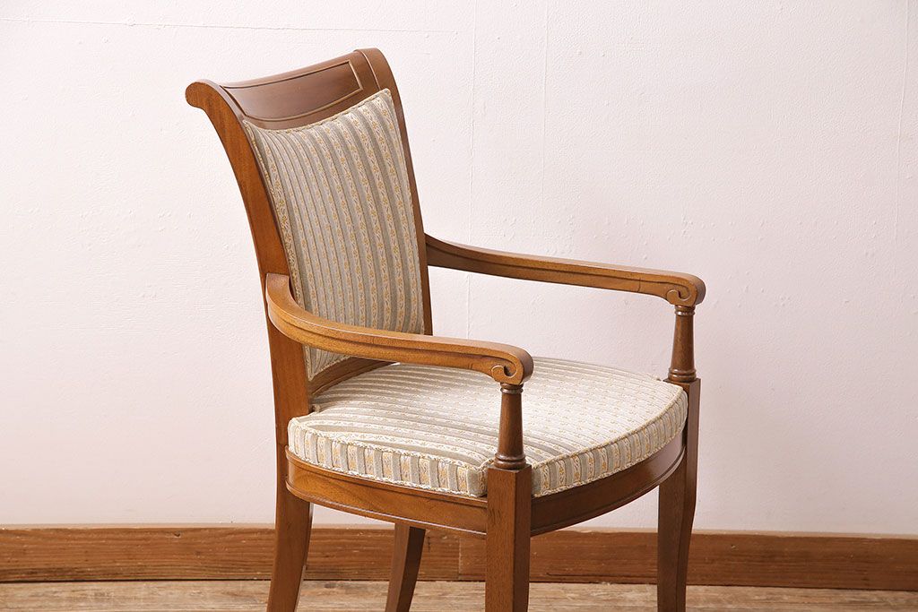 中古　DREXEL HERITAGE(ドレクセルヘリテイジ)のFRANCESCA(フランチェスカ)シリーズ　J917　優美なアームチェア(ダイニングチェア、椅子)(定価約22万円)(R-048061)