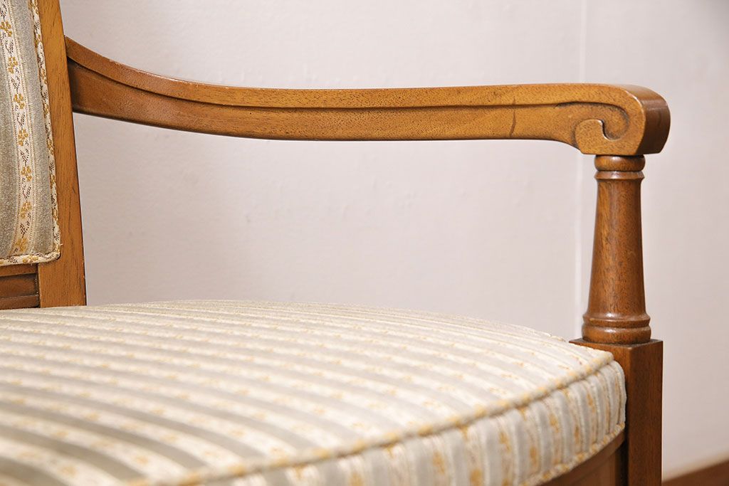 中古　DREXEL HERITAGE(ドレクセルヘリテイジ)のFRANCESCA(フランチェスカ)シリーズ　J917　優美なアームチェア(ダイニングチェア、椅子)(定価約22万円)(R-048061)