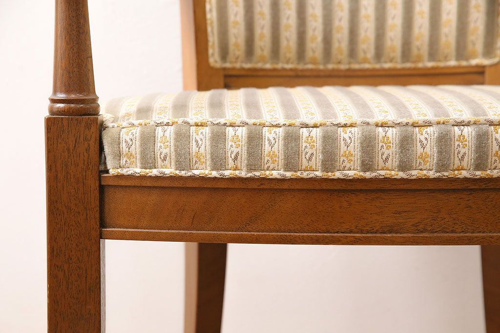 中古　DREXEL HERITAGE(ドレクセルヘリテイジ)のFRANCESCA(フランチェスカ)シリーズ　J917　優美なアームチェア(ダイニングチェア、椅子)(定価約22万円)(R-048061)