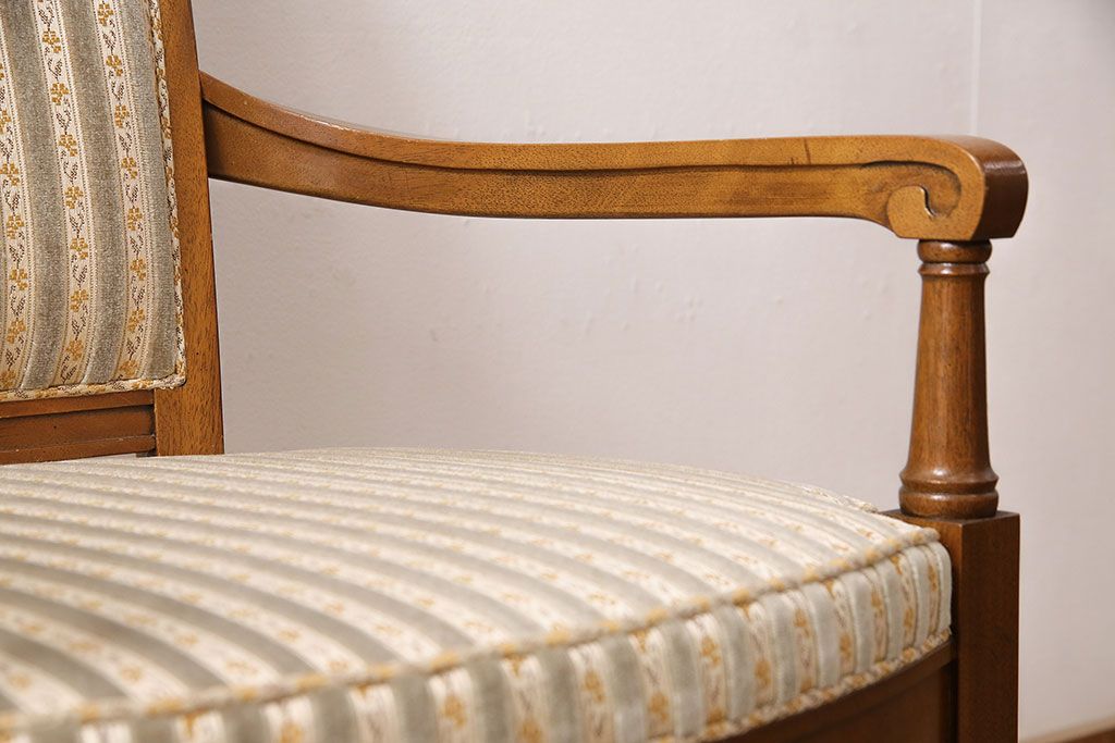 中古　DREXEL HERITAGE(ドレクセルヘリテイジ)のFRANCESCA(フランチェスカ)シリーズ　J917　優美なアームチェア(ダイニングチェア、椅子)(定価約22万円)(R-048062)