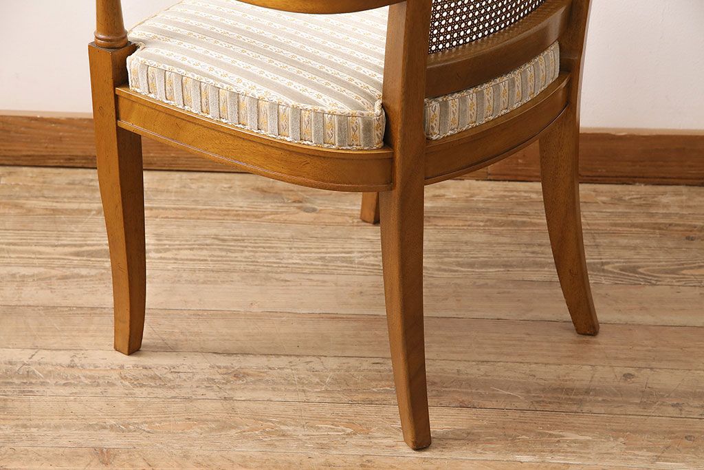 中古　DREXEL HERITAGE(ドレクセルヘリテイジ)のFRANCESCA(フランチェスカ)シリーズ　J917　優美なアームチェア(ダイニングチェア、椅子)(定価約22万円)(R-048063)