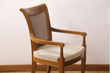 中古　DREXEL HERITAGE(ドレクセルヘリテイジ)のFRANCESCA(フランチェスカ)シリーズ　J917　優美なアームチェア(ダイニングチェア、椅子)(定価約22万円)(R-048064)