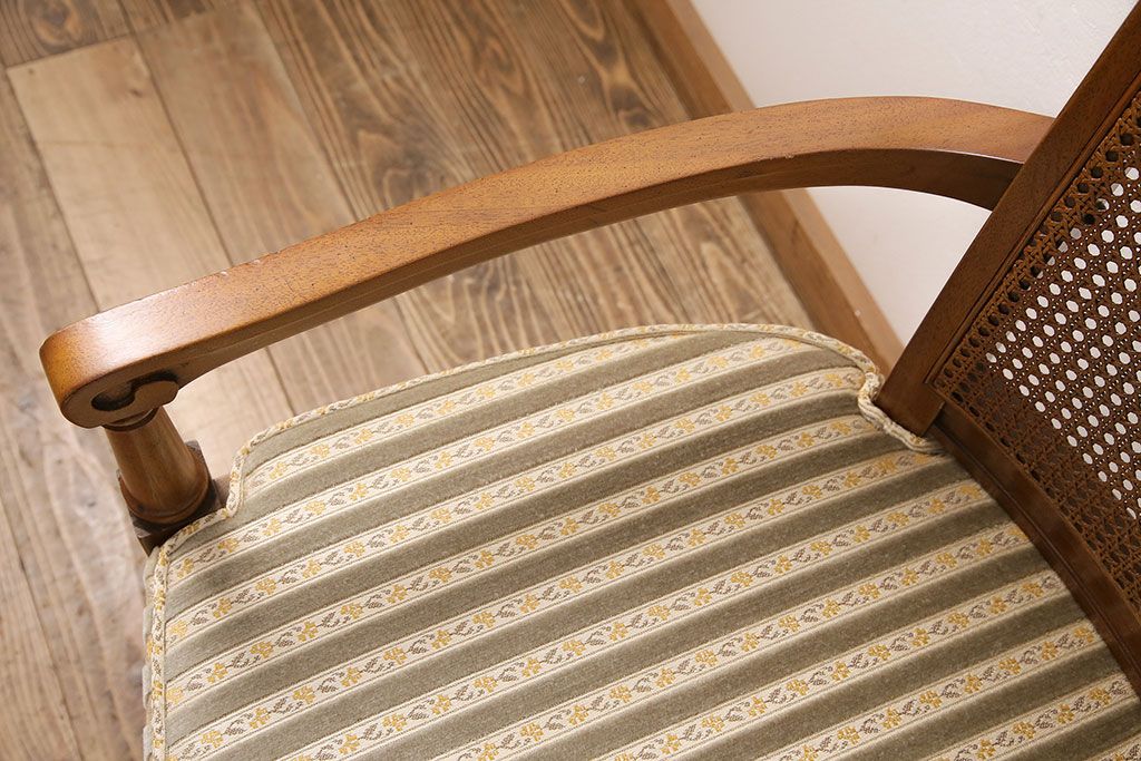 中古　DREXEL HERITAGE(ドレクセルヘリテイジ)のFRANCESCA(フランチェスカ)シリーズ　J917　優美なアームチェア(ダイニングチェア、椅子)(定価約22万円)(R-048064)