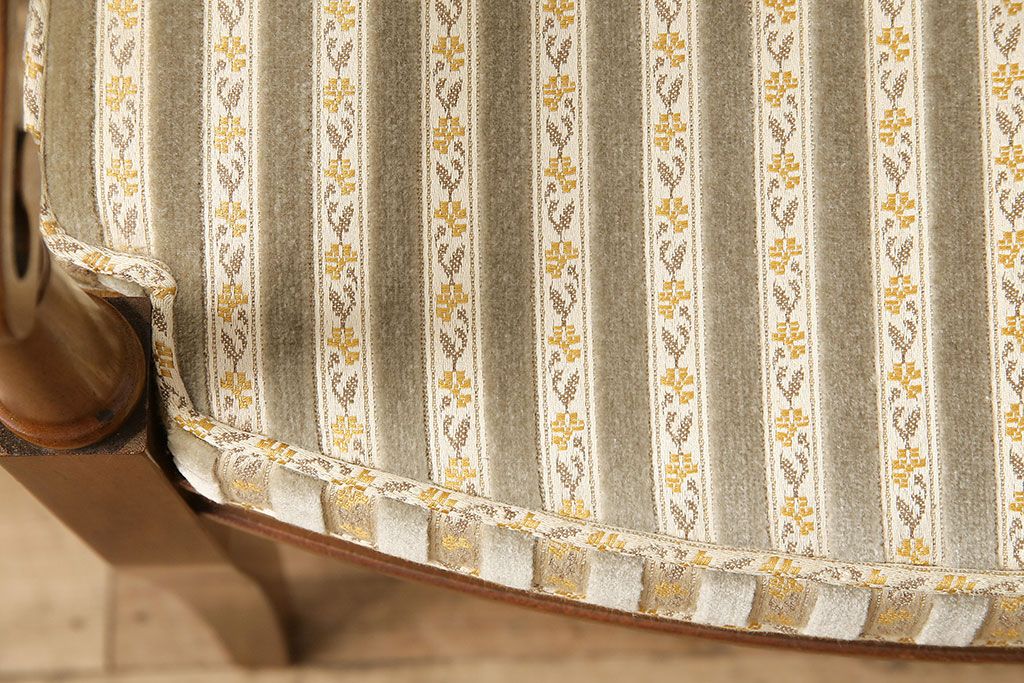 中古　DREXEL HERITAGE(ドレクセルヘリテイジ)のFRANCESCA(フランチェスカ)シリーズ　J917　優美なアームチェア(ダイニングチェア、椅子)(定価約22万円)(R-048064)