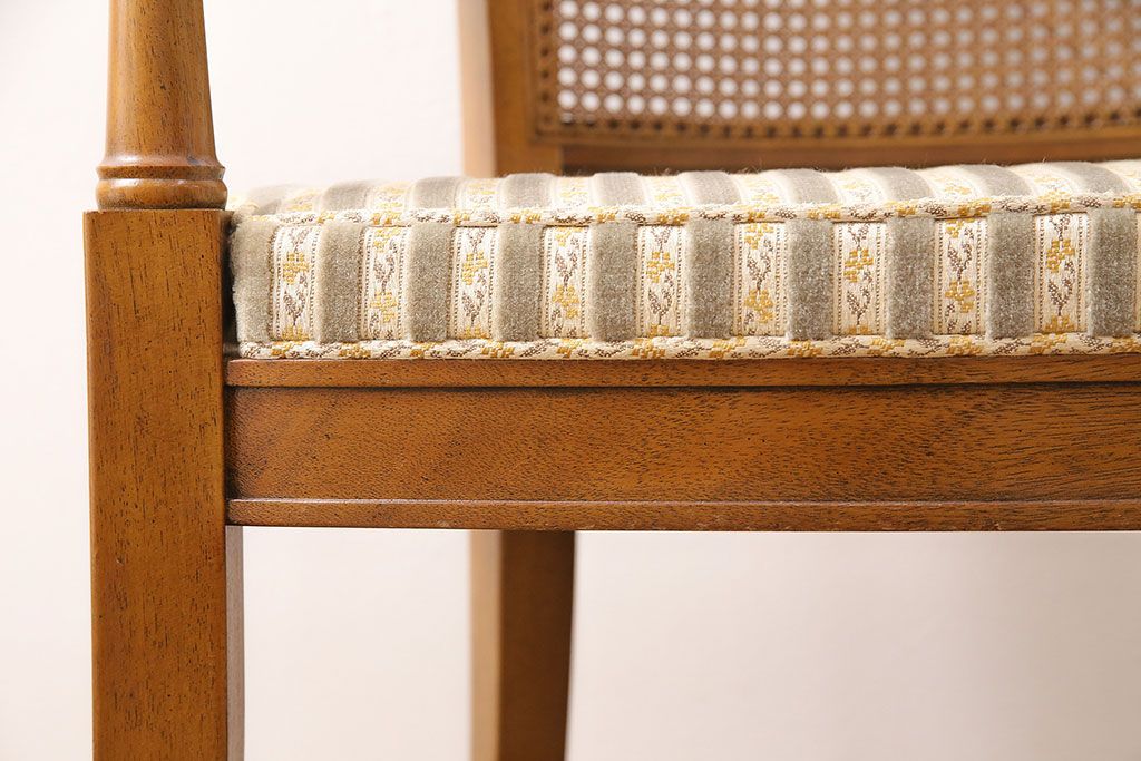 中古　DREXEL HERITAGE(ドレクセルヘリテイジ)のFRANCESCA(フランチェスカ)シリーズ　J917　優美なアームチェア(ダイニングチェア、椅子)(定価約22万円)(R-048064)