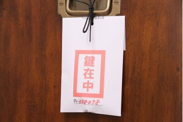 中古　THEODORE ALEXANDER(セオドア・アレキサンダー)　クラシカルな佇まいが魅力のドレッシングチェスト(ドレッサー、引き出し)(定価28万円)(R-048078)