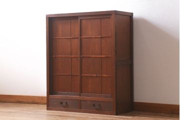 中古　品のある佇まいが魅力の置水屋(置き水屋、茶水屋、戸棚、食器棚、茶棚)(R-048085)