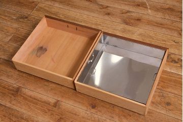 中古　品のある佇まいが魅力の置水屋(置き水屋、茶水屋、戸棚、食器棚、茶棚)(R-048085)