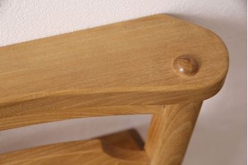美品　イギリスビンテージ　楡(ニレ)材　あたたかみのある木肌が優しい印象を与えるチャーチチェア(椅子、板座チェア、ヴィンテージ)(R-048086)