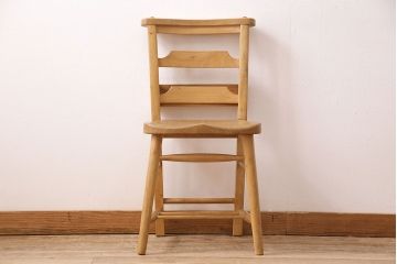 美品　イギリスビンテージ　楡(ニレ)材　あたたかみのある木肌が優しい印象を与えるチャーチチェア(椅子、板座チェア、ヴィンテージ)(R-048086)