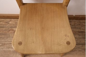 美品　イギリスビンテージ　楡(ニレ)材　あたたかみのある木肌が優しい印象を与えるチャーチチェア(椅子、板座チェア、ヴィンテージ)(R-048086)