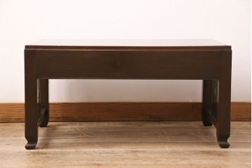 昭和レトロ　ツートーンカラーと透かし彫りがお洒落な栓材製の文机(座卓、ローテーブル、センターテーブル)(R-048091)