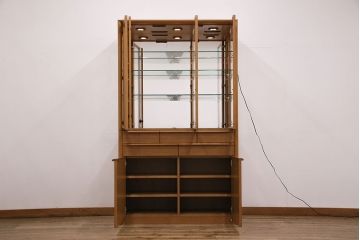 中古　美品　コスガ(KOSUGA)社の北欧スタイルに活躍するキャビネット(食器棚、収納棚、戸棚)(定価約24万円)(R-048102)