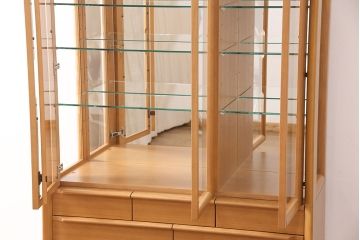 中古　美品　コスガ(KOSUGA)社の北欧スタイルに活躍するキャビネット(食器棚、収納棚、戸棚)(定価約24万円)(R-048102)