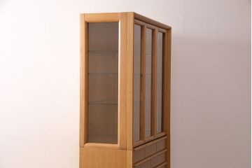 中古　美品　コスガ(KOSUGA)社の北欧スタイルに活躍するキャビネット(食器棚、収納棚、戸棚)(定価約24万円)(R-048102)
