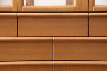 中古　美品　コスガ(KOSUGA)社の北欧スタイルに活躍するキャビネット(食器棚、収納棚、戸棚)(定価約24万円)(R-048102)