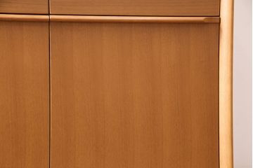 中古　美品　コスガ(KOSUGA)社の北欧スタイルに活躍するキャビネット(食器棚、収納棚、戸棚)(定価約24万円)(R-048102)