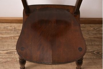 中古　松本民芸家具　背貫のデザインが目を引くB型ワイコムチェア(板座チェア、ワークチェア)(定価約8万8千円)(R-048103)