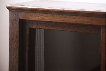 和製アンティーク　シンプルで落ち着いた佇まいが空間に馴染みやすい戸棚(収納棚、キャビネット、飾り棚)(R-048107)