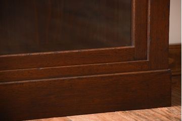 和製アンティーク　シンプルで落ち着いた佇まいが空間に馴染みやすい戸棚(収納棚、キャビネット、飾り棚)(R-048107)