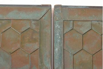 和製アンティーク　激レア!亀甲模様の銅板が付いた珍しいつくりの引き戸2枚セット(建具、蔵戸、ドア、扉)(R-048110)