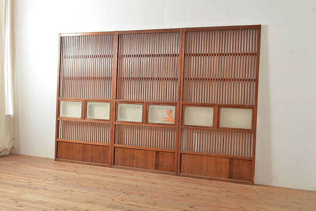 和製アンティーク　昭和初期　上品な和の雰囲気を演出する格子戸3枚セット　(R-048113)