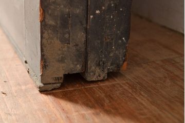 アンティーク建具　明治大正期　和モダンな雰囲気漂う渋く格好良い格子帯戸2枚セット(引き戸、建具)(R-048115)