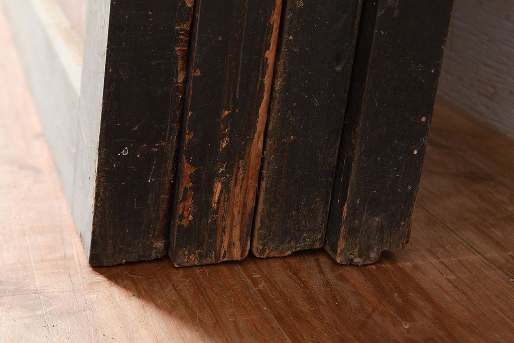 アンティーク建具　明治期　黒塗りの木枠がアクセントの上品な帯戸4枚セット　(R-048117)