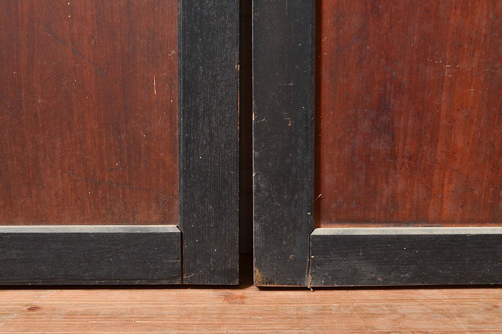 アンティーク建具　明治期　黒塗りの木枠がアクセントの上品な帯戸4枚セット　(R-048117)