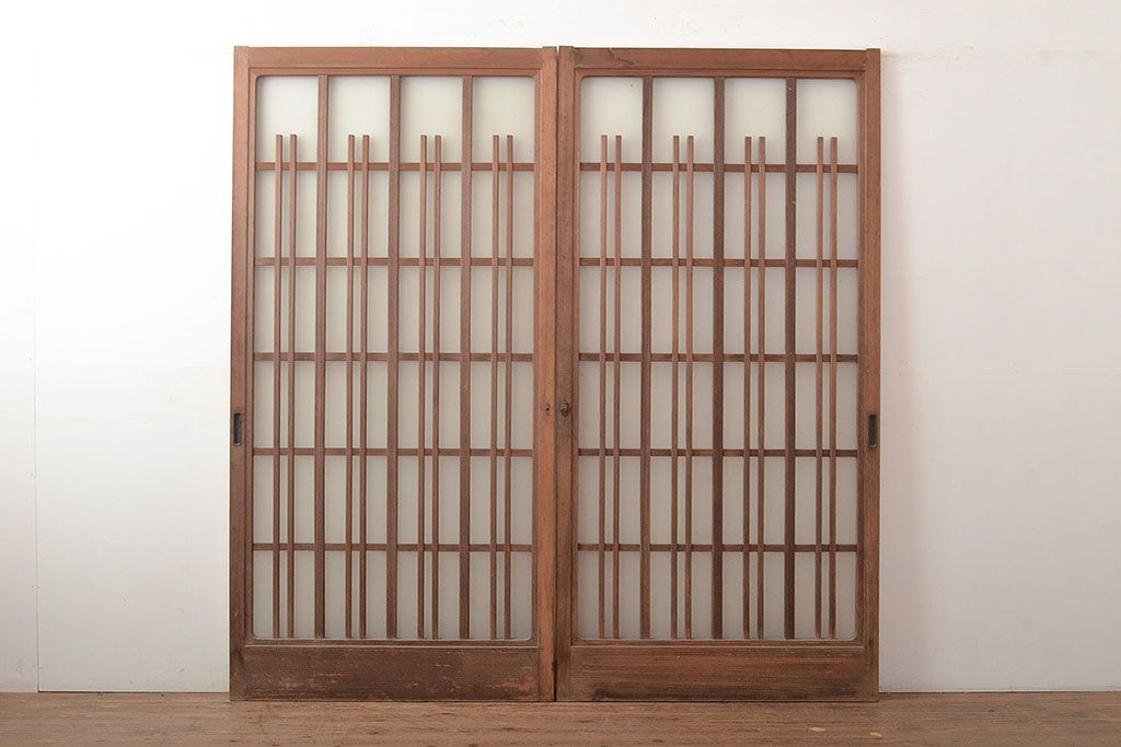 和製アンティーク　ヒノキ材　奥深い味わいが感じられるガラス戸2枚セット(引き戸、玄関戸、建具)(R-048124)