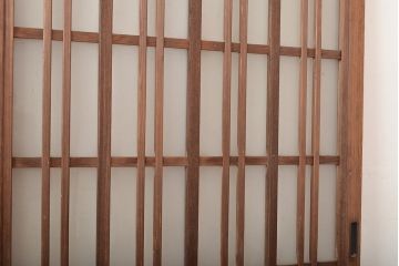 和製アンティーク　ヒノキ材　奥深い味わいが感じられるガラス戸2枚セット(引き戸、玄関戸、建具)(R-048124)