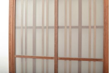 和製アンティーク　ヒノキ材　奥深い味わいが感じられるガラス戸2枚セット(引き戸、玄関戸、建具)(R-048124)