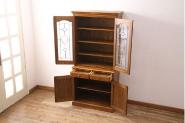 中古美品　三越　Brugge　VE262　優雅なステンドグラスが魅力的なブルージュシリーズのキャビネット(定価約31万円)(食器棚、カップボード、収納棚)(R-048128)