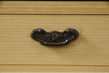 中古　伝統工芸・軽井沢彫り　大坂屋製　満開に咲く桜の彫りが見事な衣装盆付きの重ねタンス(着物箪笥、和タンス)(R-048130)