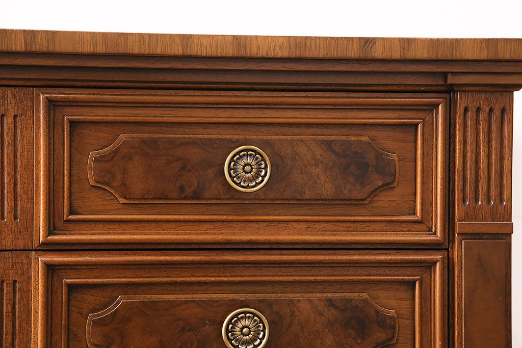 中古　美品　DREXEL HERITAGE(ドレクセルヘリテイジ)のFRANCESCA(フランチェスカ)シリーズ　優美な佇まいのチェスト(引き出し)(定価約84万円)(R-048131)