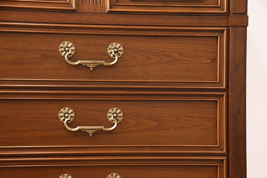 中古　美品　DREXEL HERITAGE(ドレクセルヘリテイジ)のFRANCESCA(フランチェスカ)シリーズ　優美な佇まいのチェスト(引き出し)(定価約84万円)(R-048131)