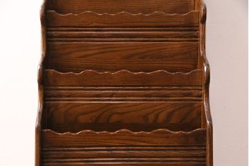 中古　たっぷり収納できるイギリス家具風のマガジンラック(本立て、ブックケース、収納)(R-048132)