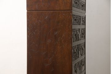 中古　伝統工芸・軽井沢彫り　大坂屋製　満開に咲く桜の彫りが見事な整理タンス(引き出し、チェスト、洋服タンス)(R-048133)
