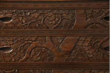 中古　伝統工芸・軽井沢彫り　大坂屋製　満開に咲く桜の彫りが見事な整理タンス(引き出し、チェスト、洋服タンス)(R-048133)
