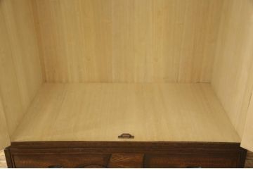 中古　伝統工芸・軽井沢彫り　大坂屋製　満開に咲く桜の彫りが見事なワードローブ(洋服タンス)(R-048139)