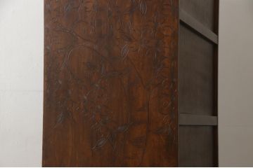 中古　伝統工芸・軽井沢彫り　大坂屋製　満開に咲く桜の彫りが見事なワードローブ(洋服タンス)(R-048139)