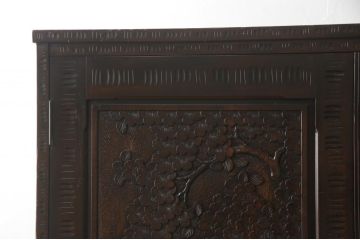 中古　伝統工芸・軽井沢彫り　大坂屋製　満開に咲く桜の彫りが見事なワードローブ(洋服タンス)(R-048139)